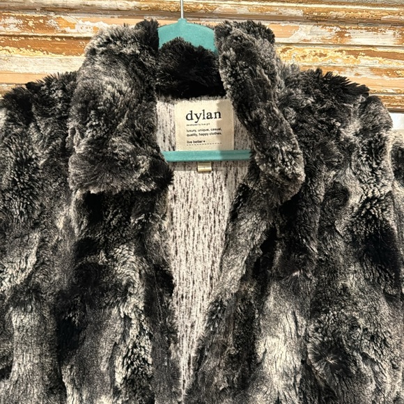 Dylan faux fur coat - Picture 2 of 6